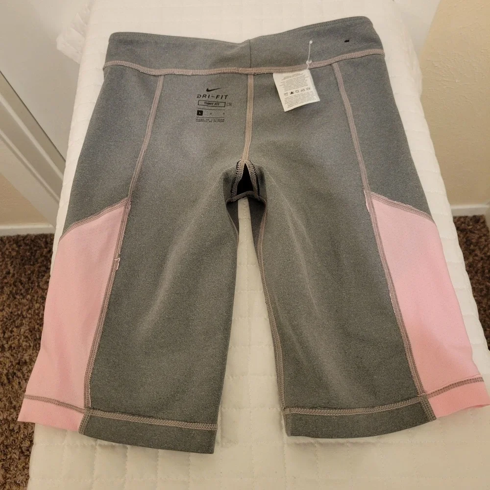 Nike Trophy Dri-FIT Tight Fit Biker Shorts Women's L Grey Pink Athletic Running